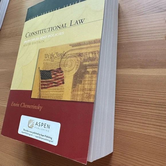 Like new -Constitutional Law: Principles and PolicesBook by Erwin Chemerinsky